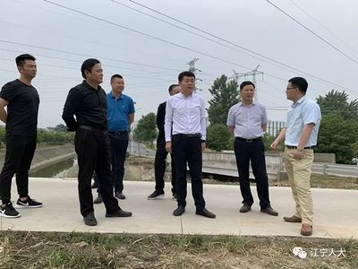 谷里街道人大工委开展水环境污染治理专题视察活动